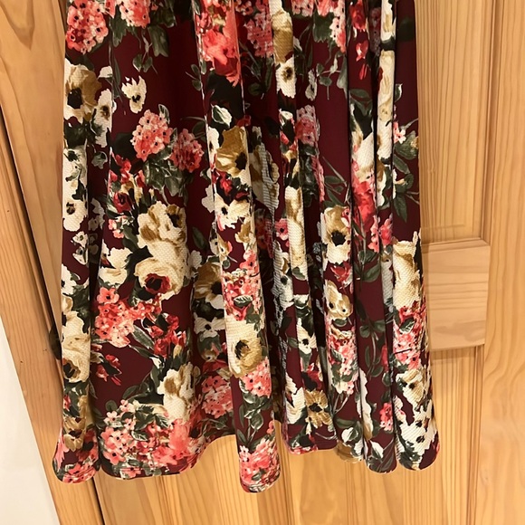 Floral flowy maxi skirt - Picture 2 of 4